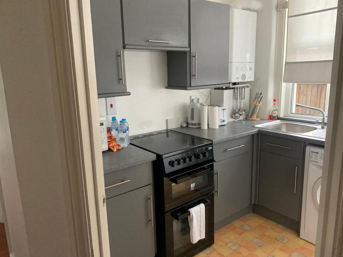 Unique 2 Bedroom Apartment In London/ Excel / Olympic City Close To Central Line Tube Station With Gated Parking Space Luaran gambar